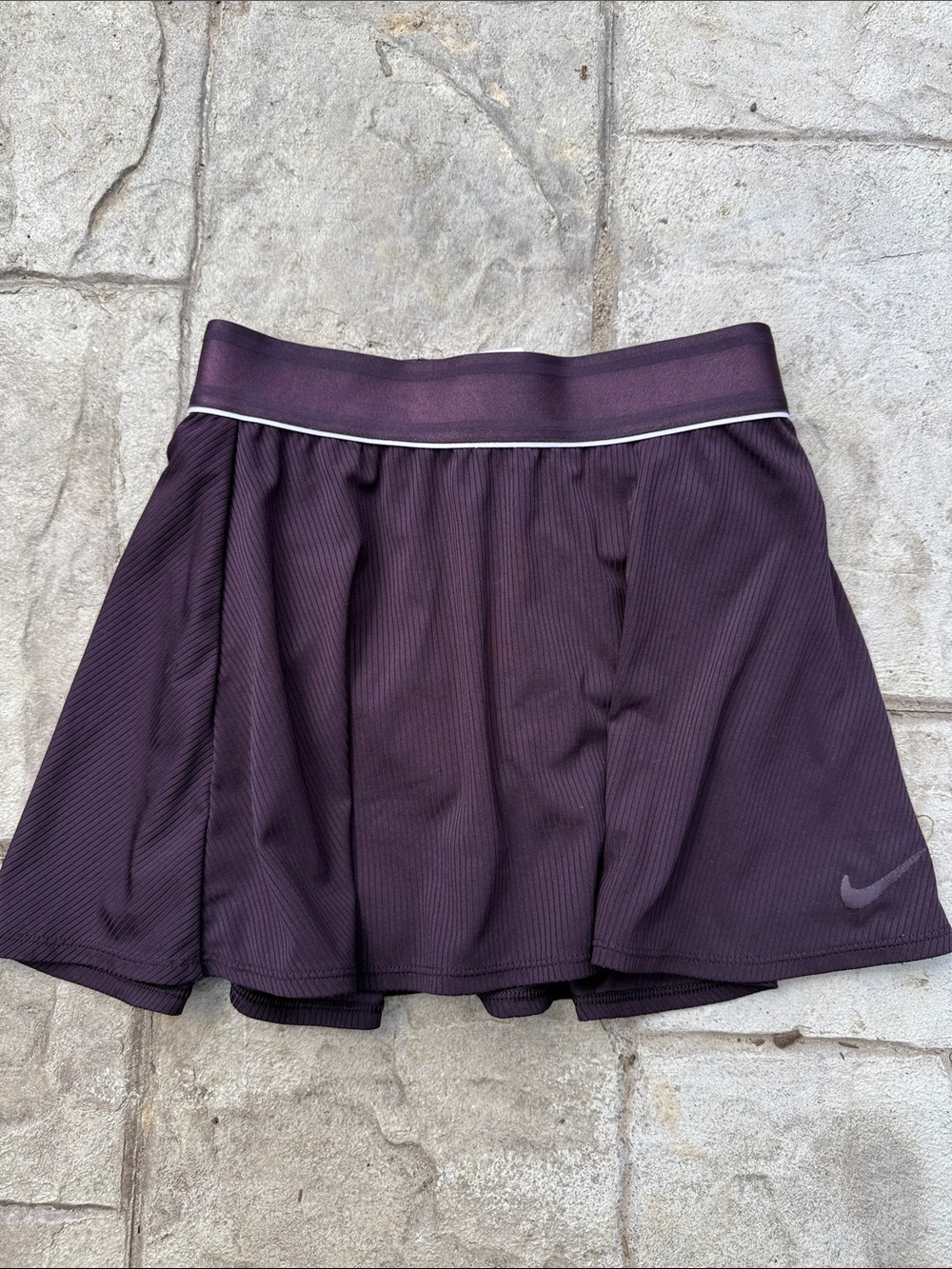 Nike Mini Maroon Dri Fit Skort size XS - Picture 2 of 3